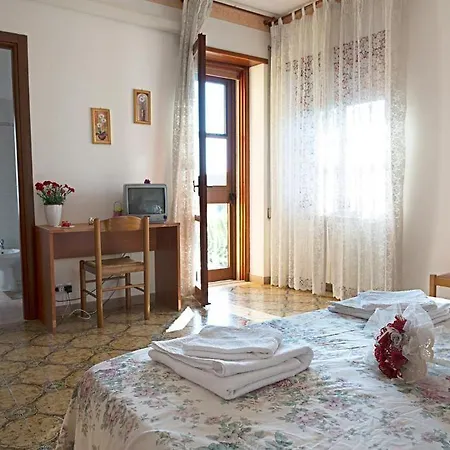 Il Melograno Da Pina فندق مبيت وإفطار 3*
